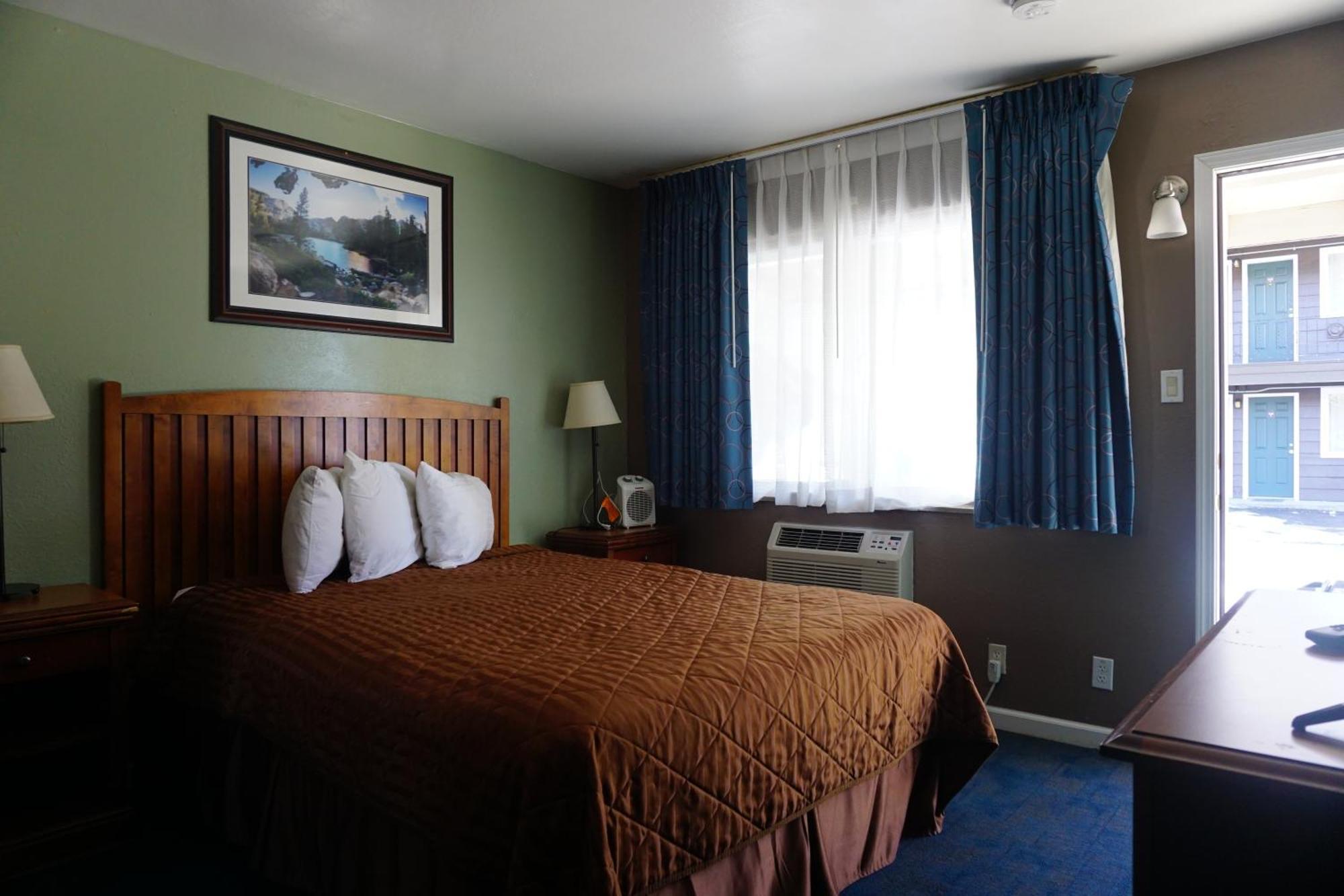 Queen Room