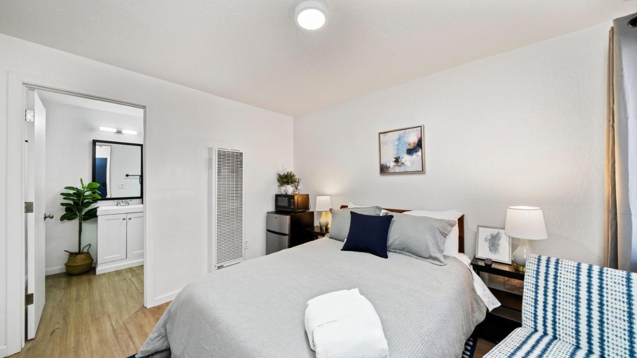 Small Double Room,1490177071:JPEG