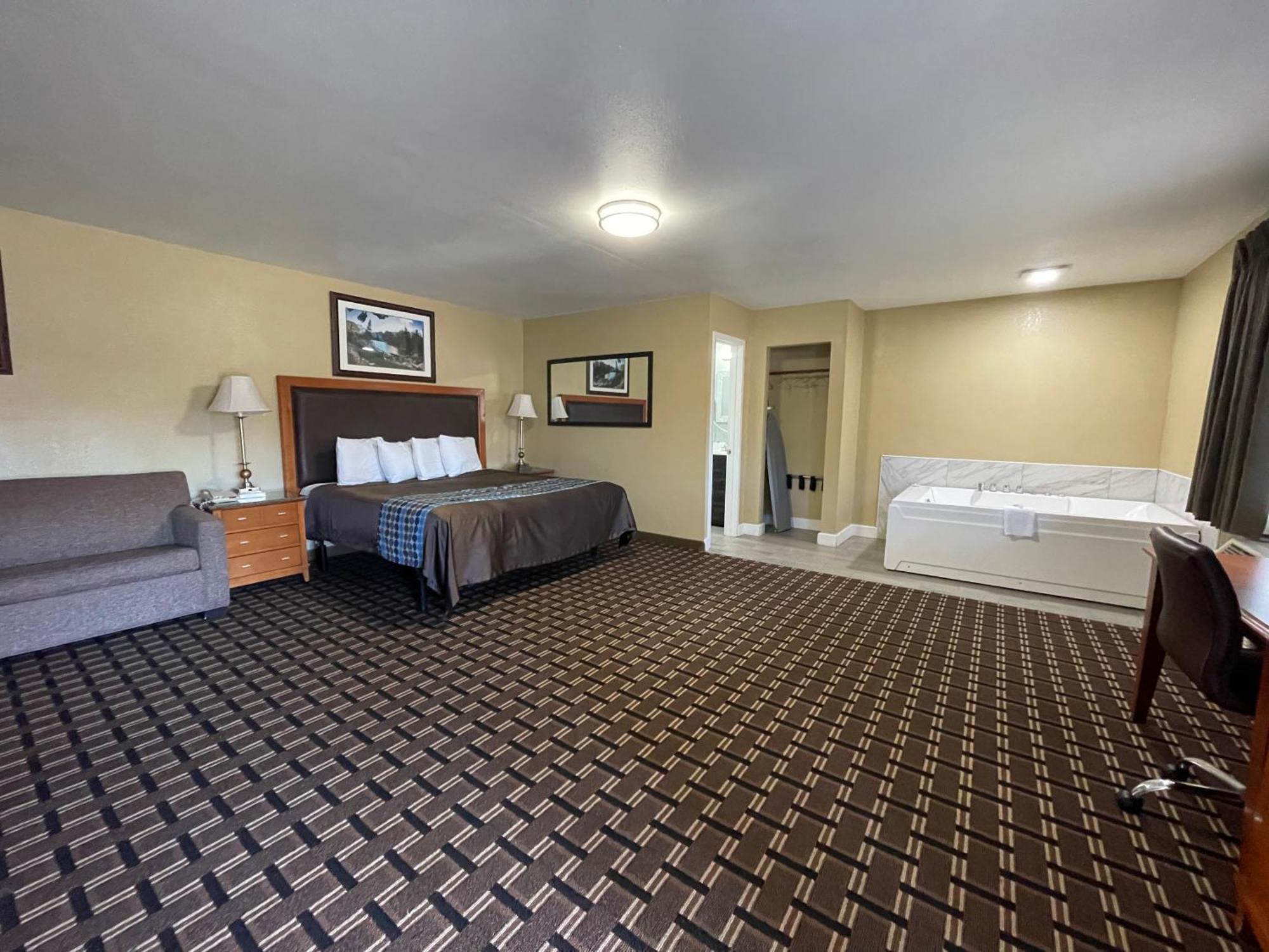 King Room Spa Bath