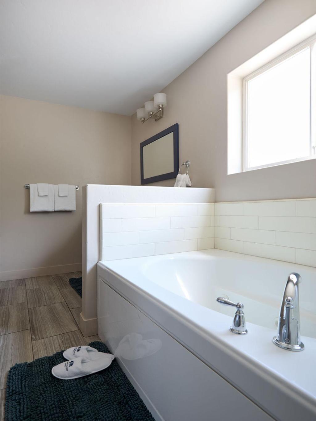 Superior King Suite