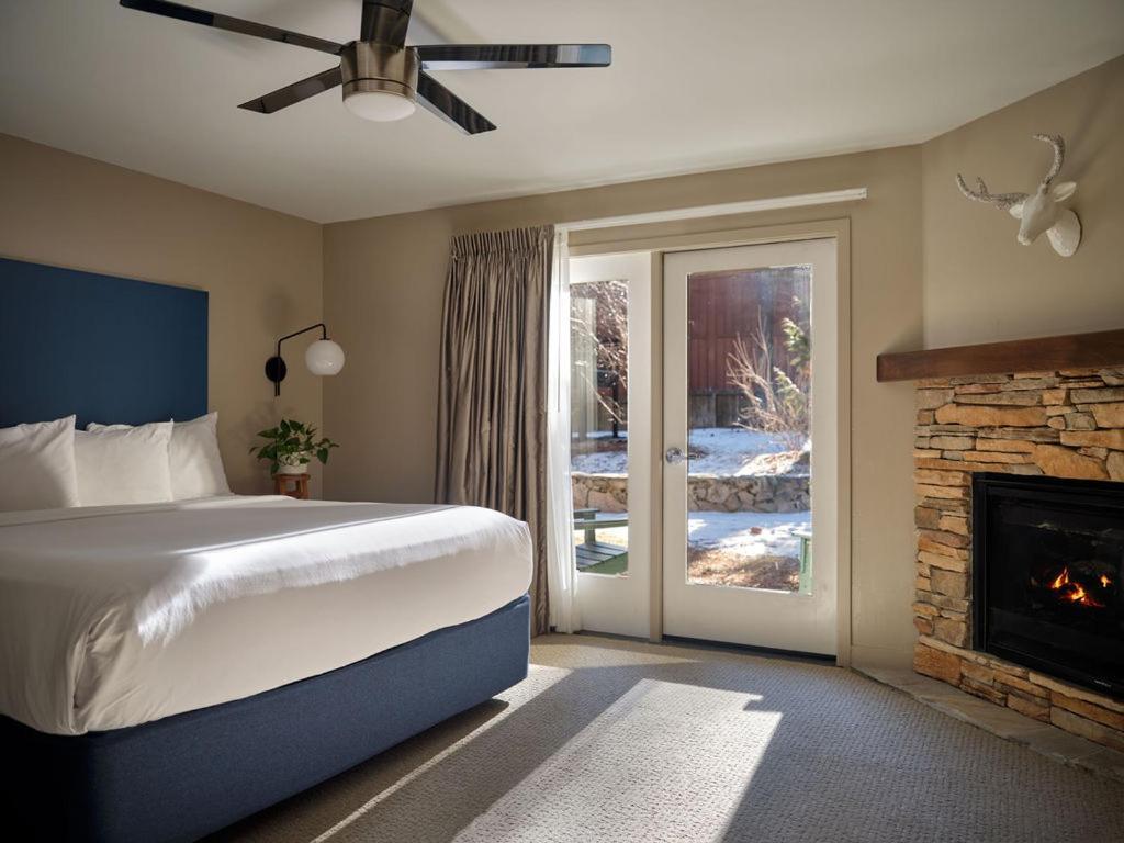 Deluxe King Suite