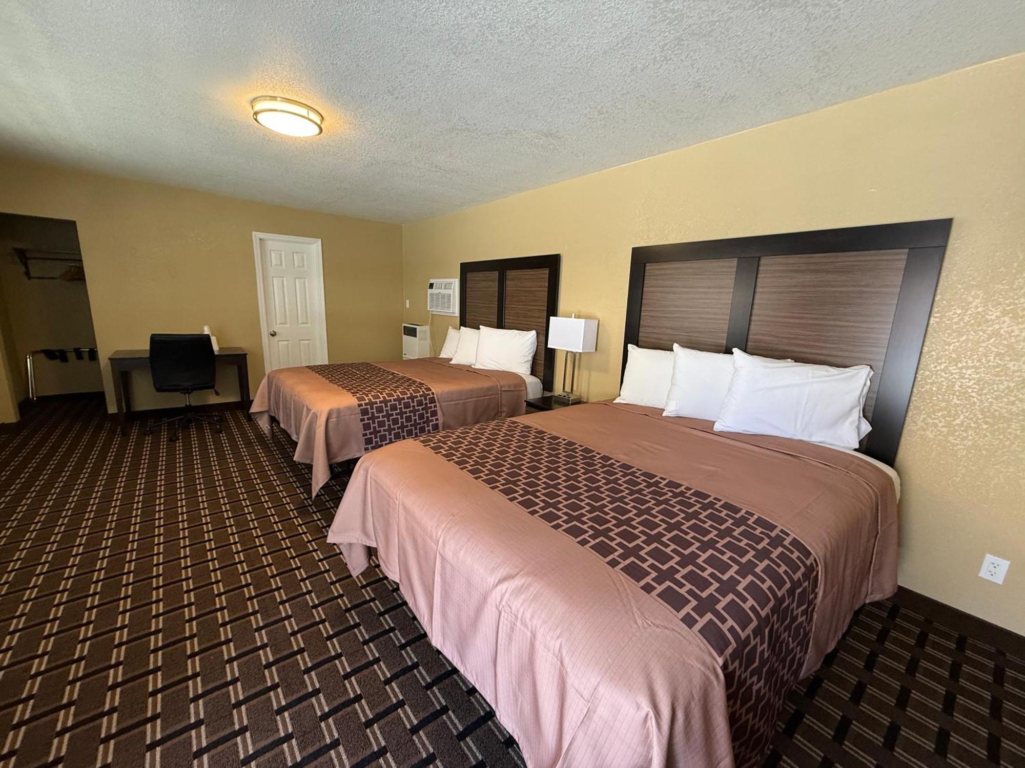 Queen Room Two Queen Beds