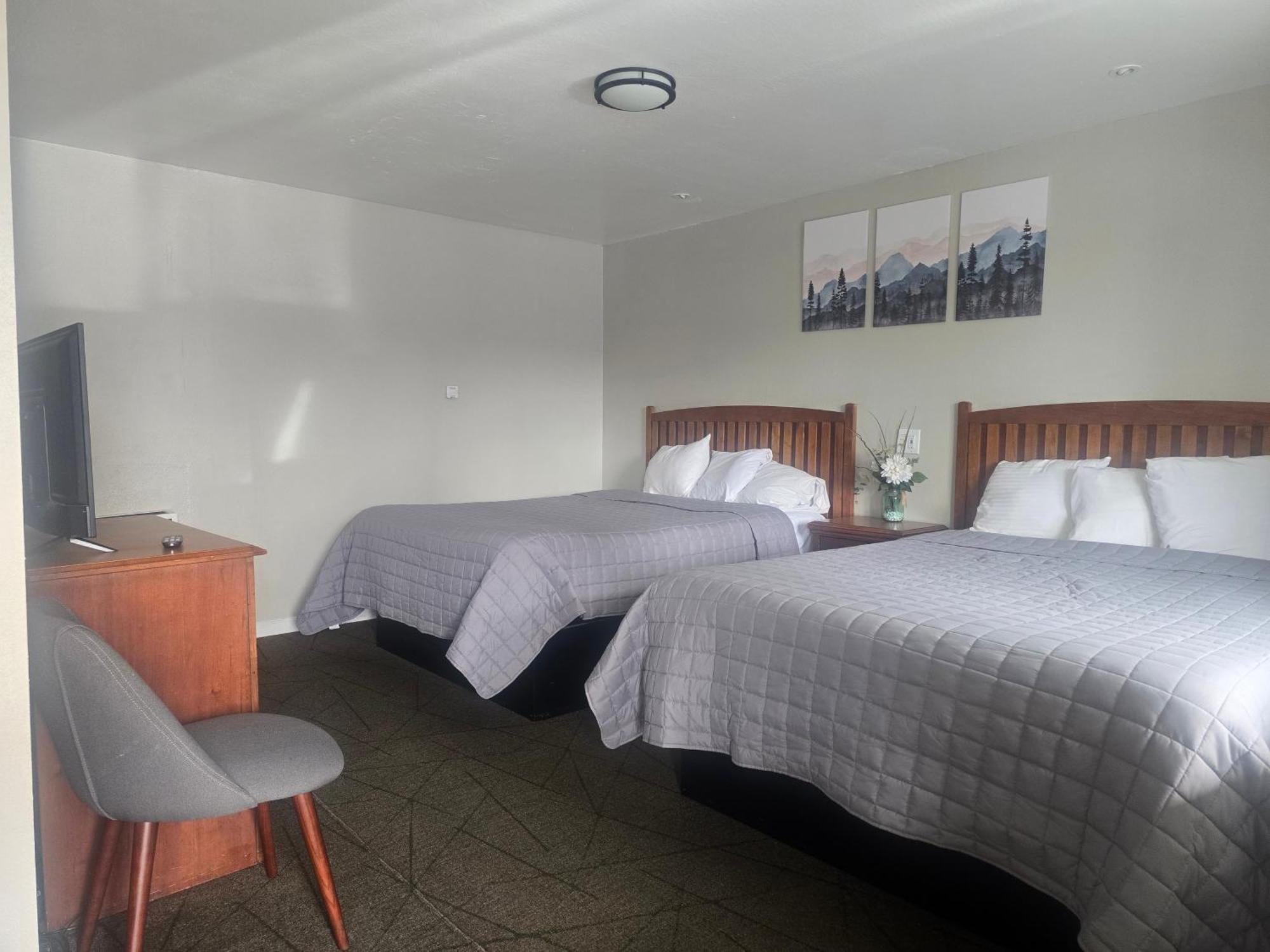 Queen Room Two Queen Beds