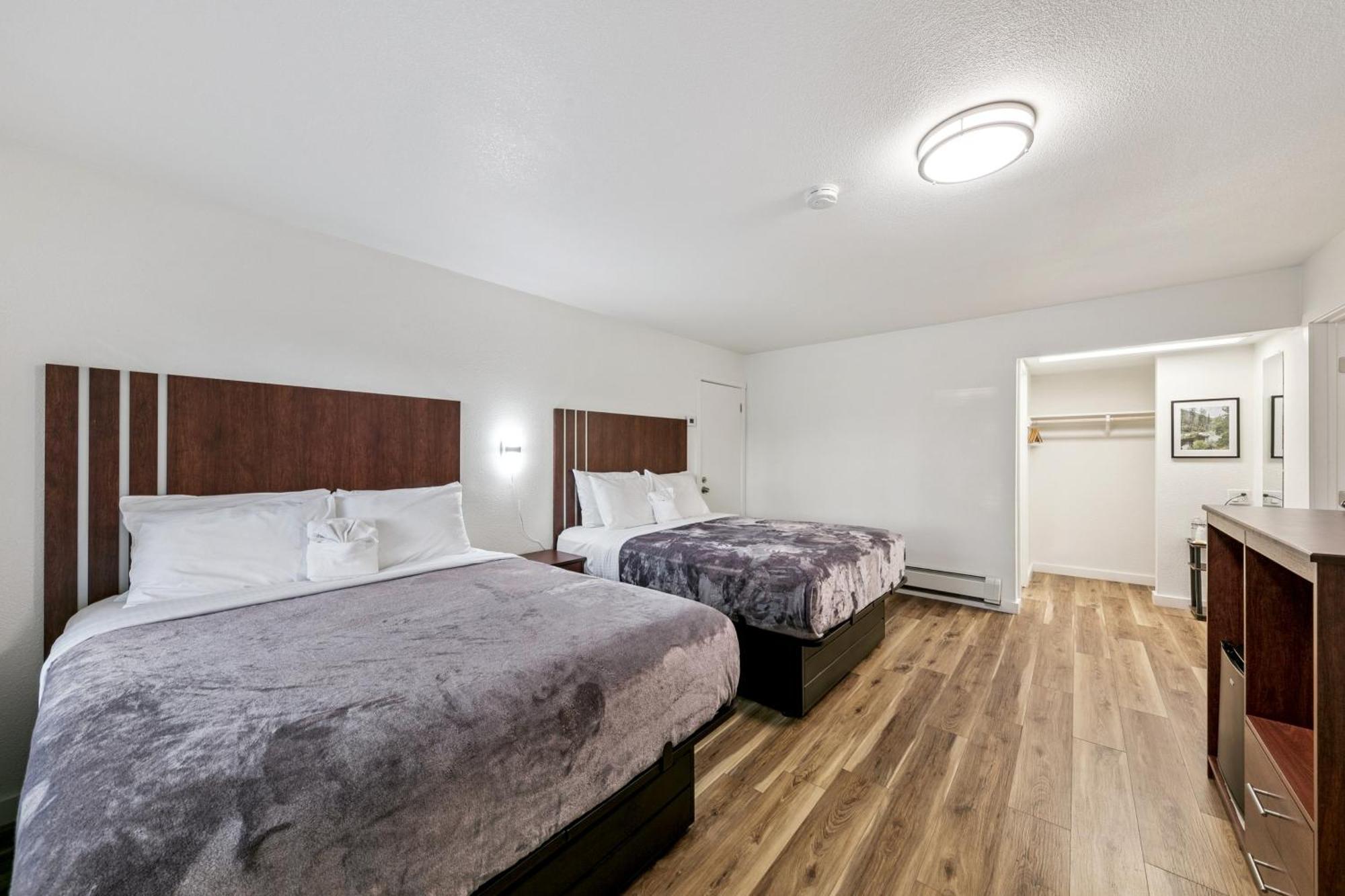 Two Queen Room Kitchenette