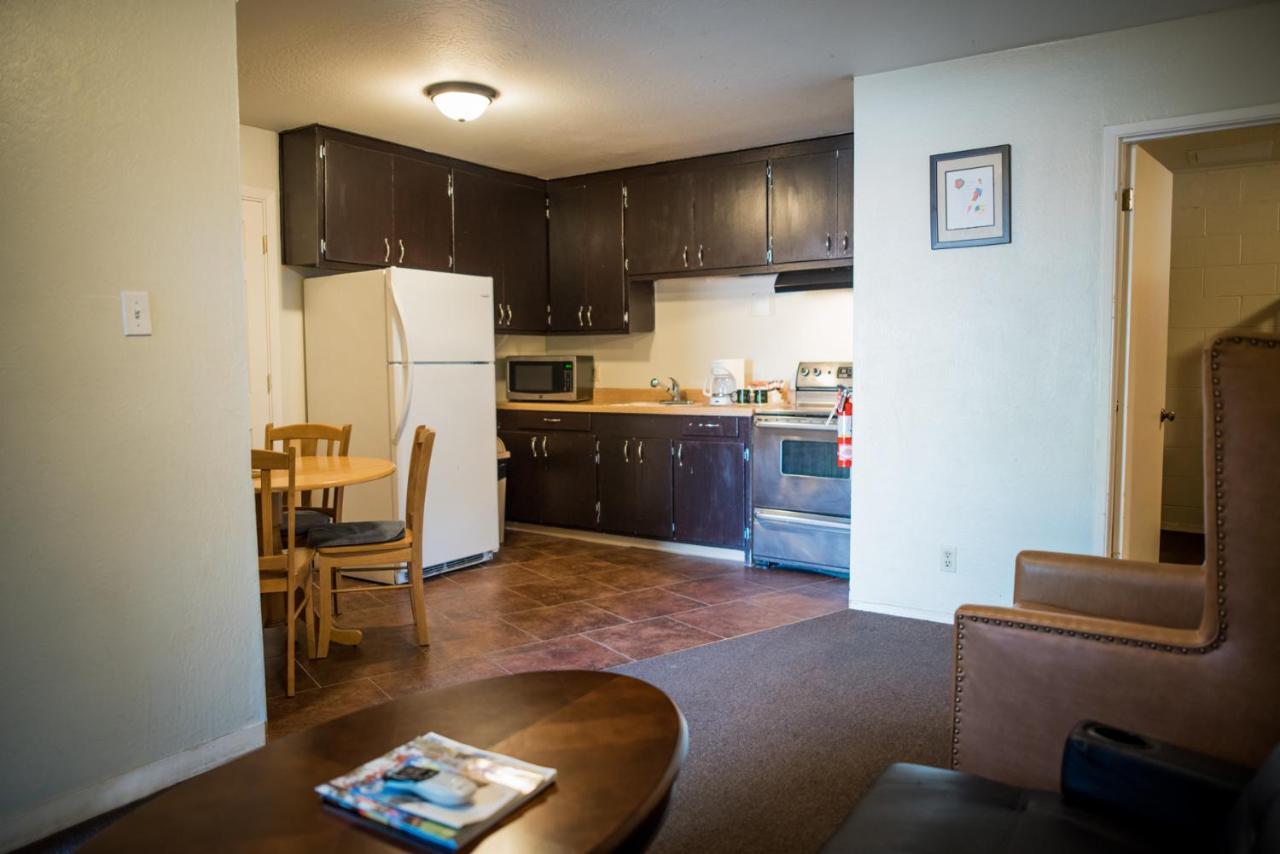 Two-Bedroom Apartment,769305784:JPEG