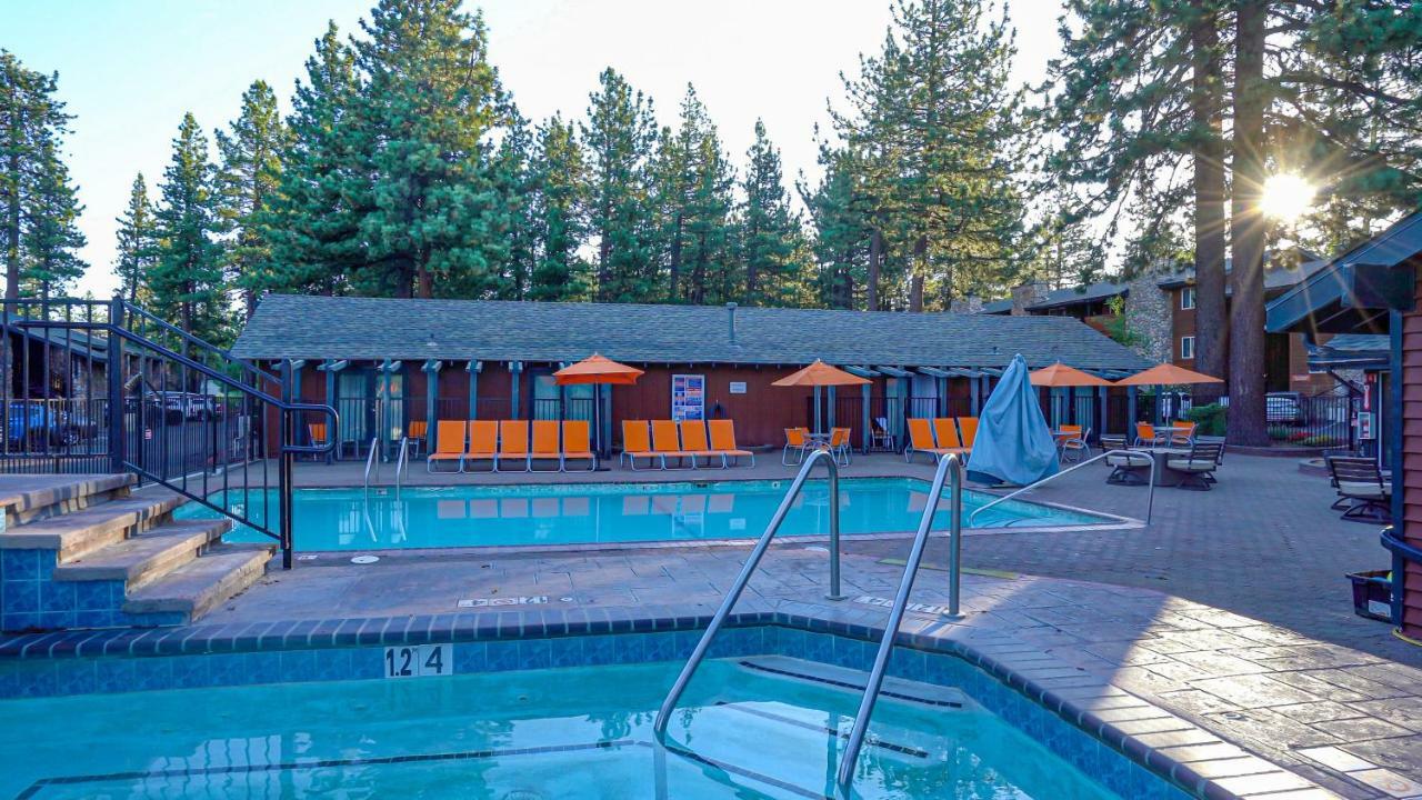 King Suite Pool View