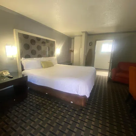 Budget Inn At The Heavenly Gondola-3